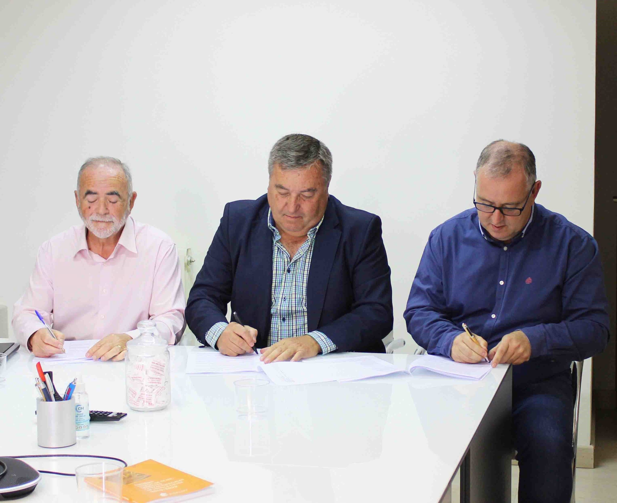 Lee más sobre el artículo HISPALYT, UGT-FICA y CC.OO. del Hábitat firman el nuevo Convenio Estatal de Tejas, Ladrillos y Piezas Especiales de Arcilla Cocida 2023-2025